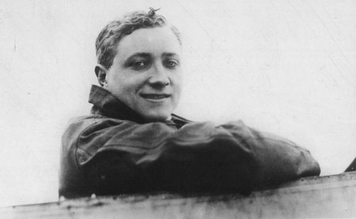 Gustav Hamel, first man to fly over Land's End (Wikipedia)